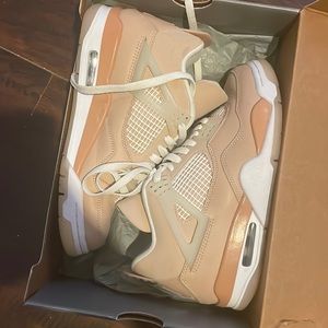 Worn twice. Beige Jordan 5 size 8.5 women
